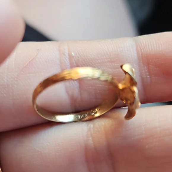 14k Flower Ring - Picture 2 of 3